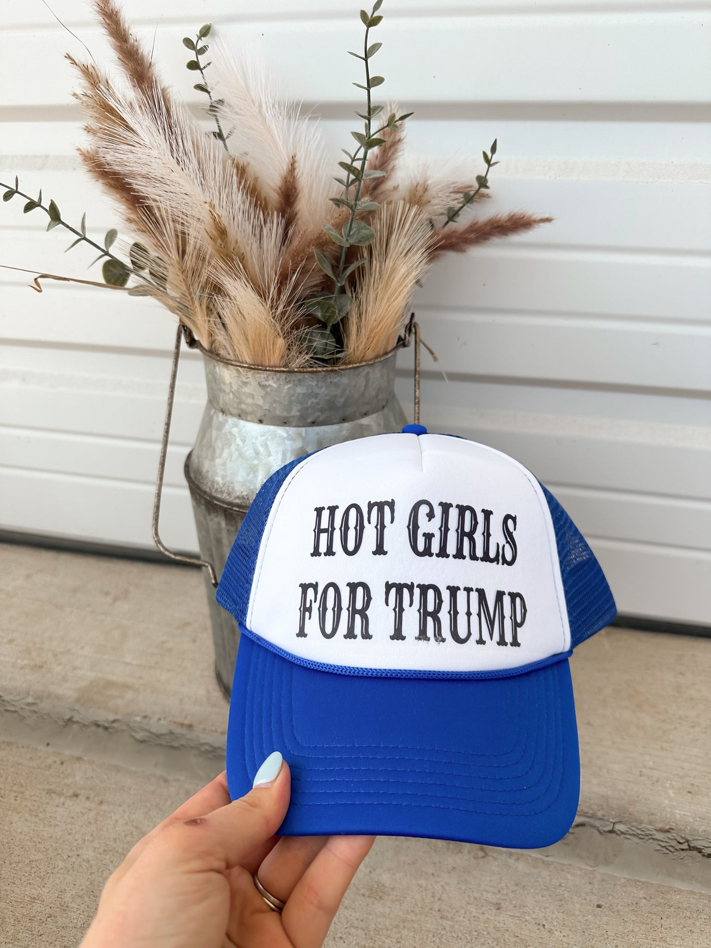 Hot Girls/Moms For Trump cap